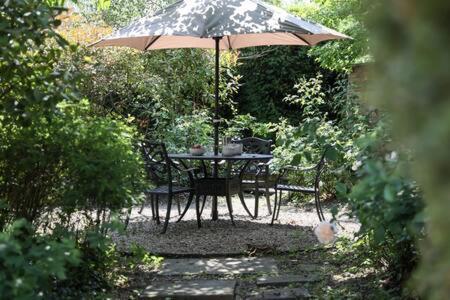 Two Rose Walk Cottage Cotswolds Moreton-in-Marsh Buitenkant foto
