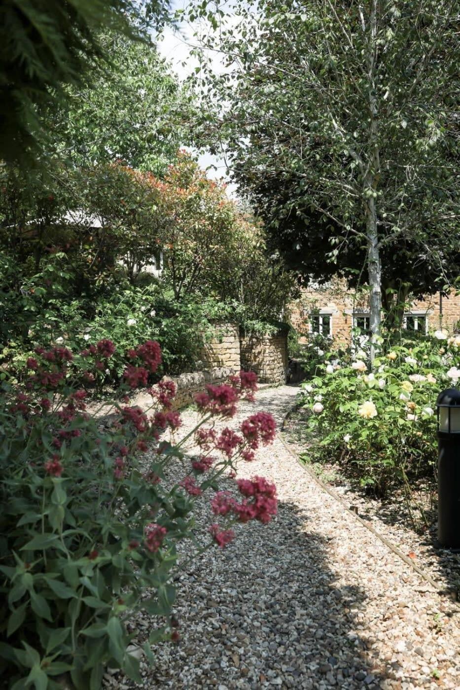 Two Rose Walk Cottage Cotswolds Moreton-in-Marsh Buitenkant foto